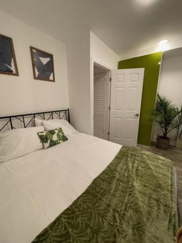 Modern Rental Brooklyn'S Hidden Gem New York Exterior photo